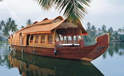Munnar with Thekkady & Alleppey Honeymoon Tour